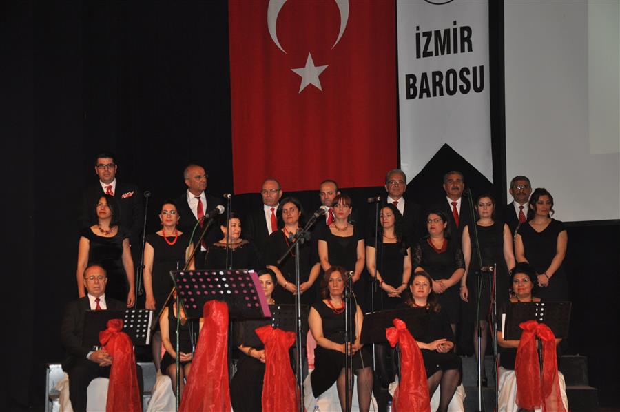 İzmir Barosu Türk Halk Müziği Korosu Konseri Yapıldı