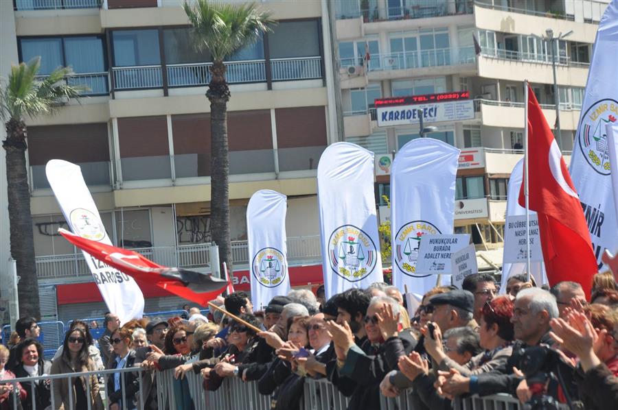 Türkiye Adaletini Arıyor İzmir Mitingi Büyük Bir Coşkuyla Gerçekleştirildi