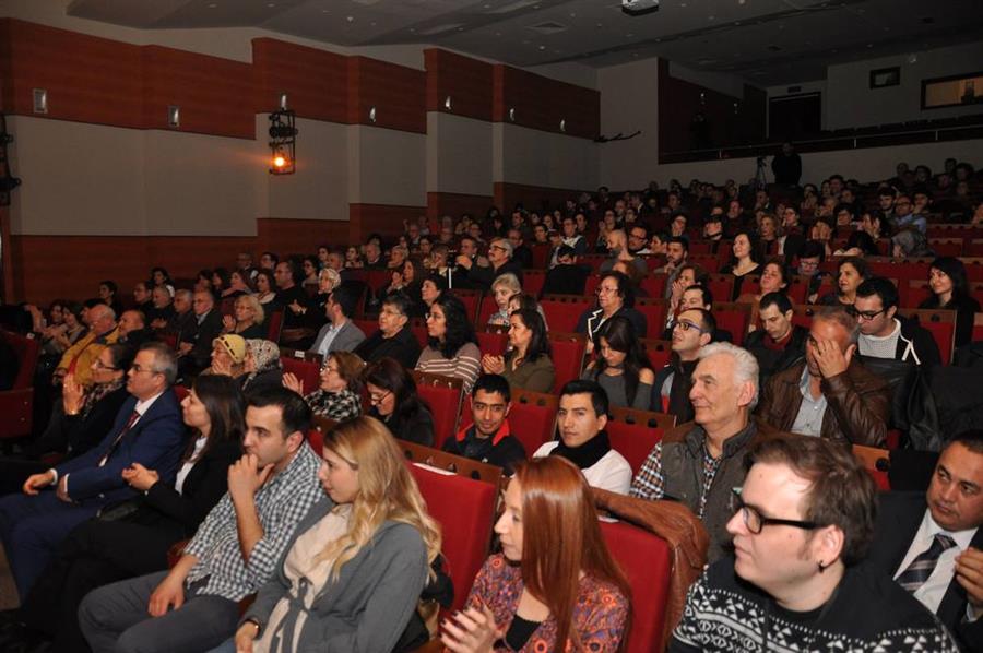 İzmir Barosu, Şiirler ve Şarkılarla Nazım Hikmet’i Andı.