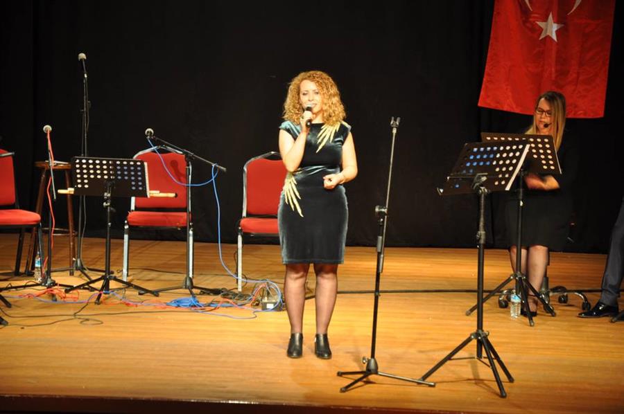 İzmir Barosu, Şiirler ve Şarkılarla Nazım Hikmet’i Andı.