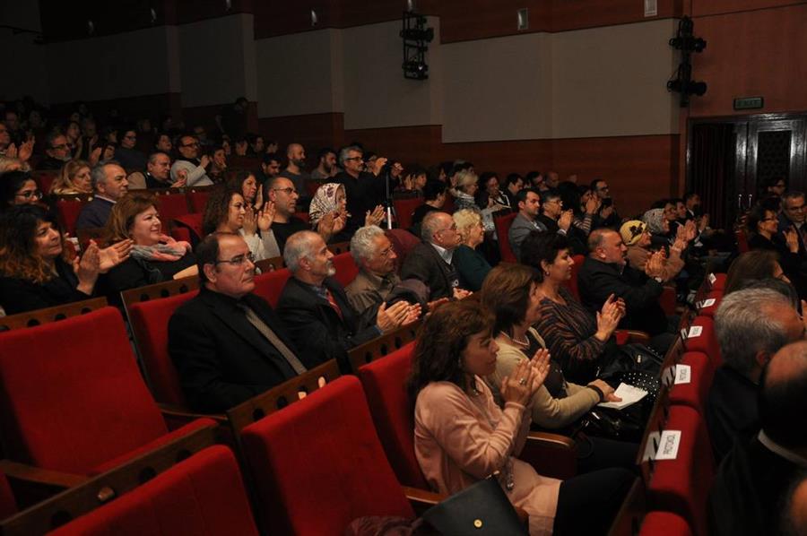 İzmir Barosu, Şiirler ve Şarkılarla Nazım Hikmet’i Andı.