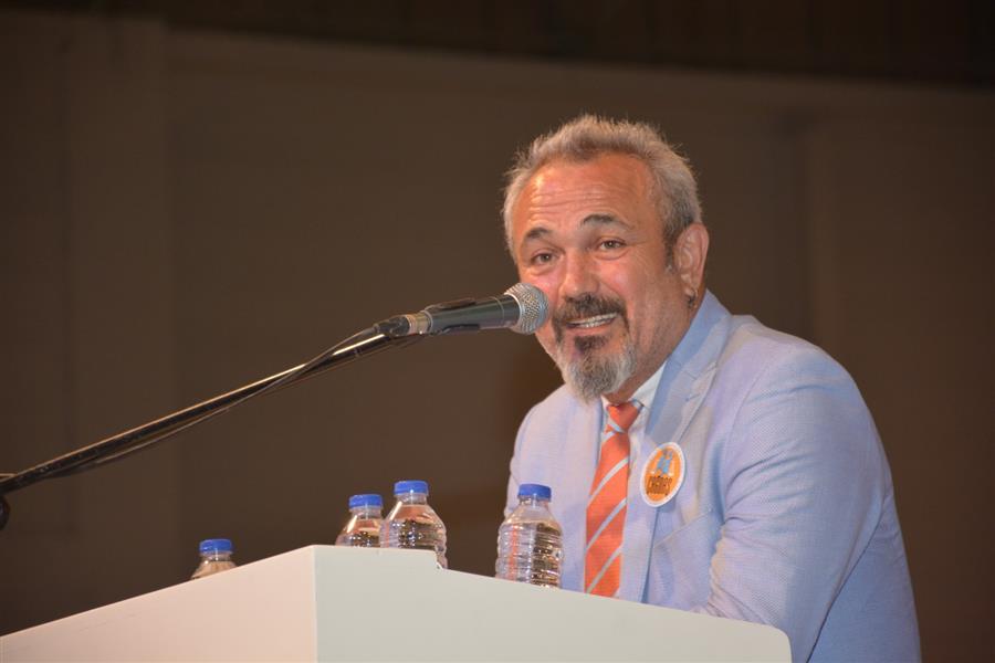 İzmir Barosu Genel Kurulu Avukat Özkan Yücel’i Yeniden Baro Başkanı Seçti