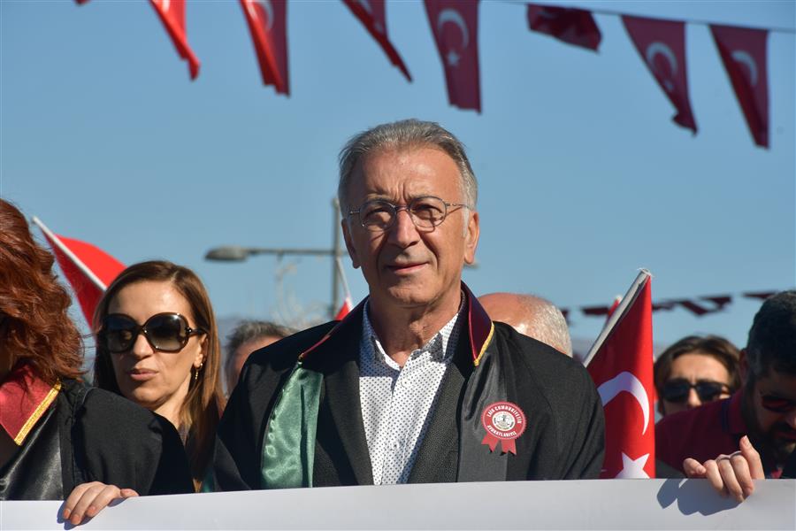 İzmir Barosu Cumhuriyet Coşkusunu Yürekten Yaşıyor 