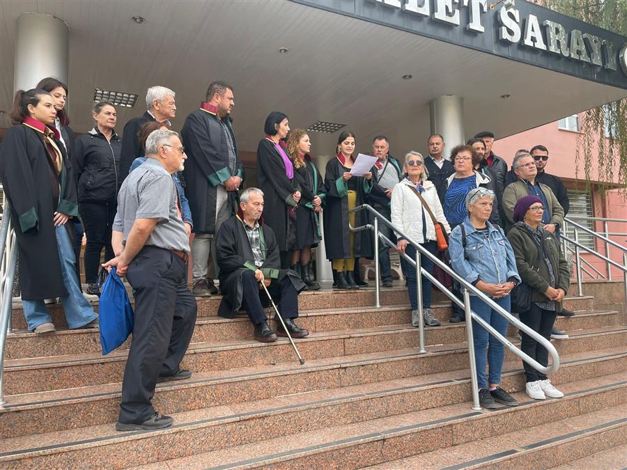 Yargı Eliyle Darbe Girişimi İlçe Adliyeleri Önlerinde Protesto Edildi