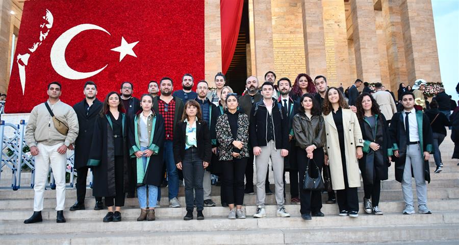 İzmir Barosu 10 Kasım’da Anıtkabir’i Ziyaret Etti