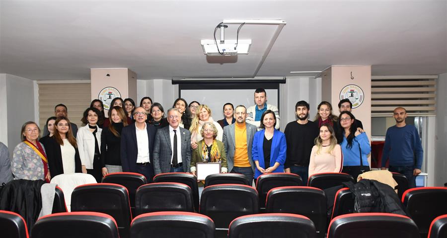 İzmir Barosunda Çocuk Yoksulluğuna Dikkat Çekildi