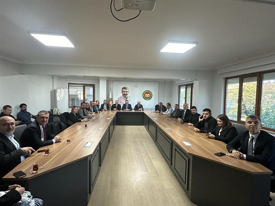 Katledilmesinin 8. Yılında Mezarı Başında Andığımız Diyarbakır Barosu Başkanı Av. Tahir Elçi İçin Adalet Arayışımız Devam Ediyor