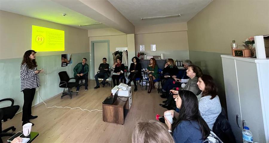 Gaziemir Rehberlik ve Araştırma Merkezi’nde “İhmal ve İstismar Vakalarında İhbar Yükümlülüğü ve Adli Süreç” Konulu Seminer Yapıldı