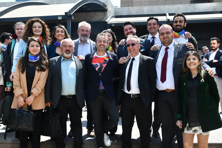 "NEFRETE İNAT, YAŞASIN HAYAT" BERAAT ETTİ