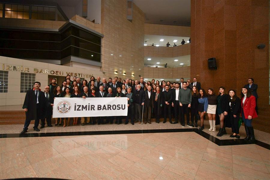 Avukatız! Buradayız! Mesleğimizi Savunuyoruz!