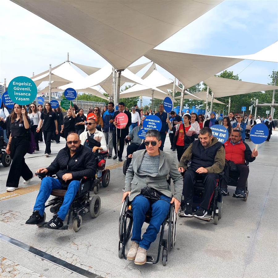 İzmir Barosu Engelli Hakları Komisyonu, 10 – 16 Mayıs Engelliler Haftası Etkinliklerine Katıldı.