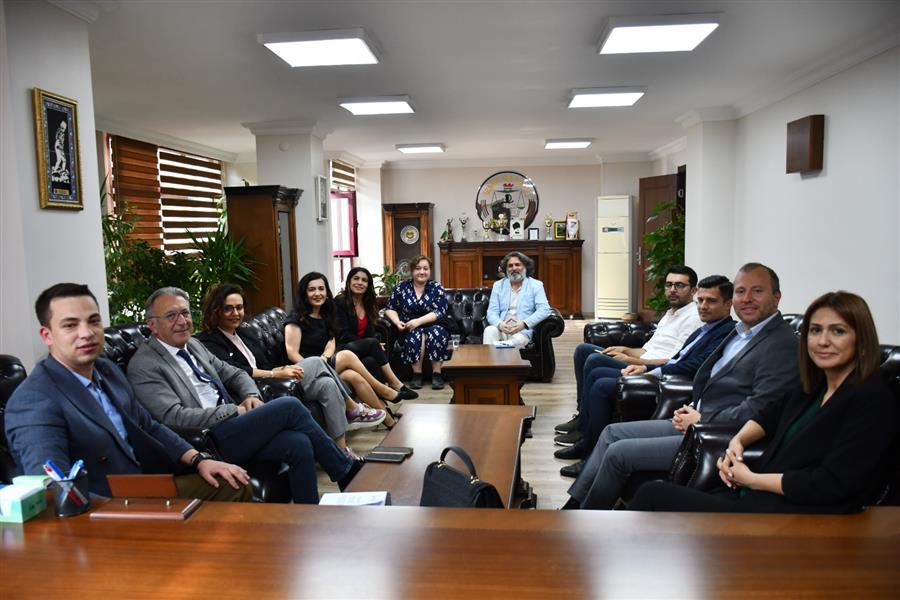 İzmir Barosu İle İzmir İl Göç İdaresi Arasındaki Yapıcı Görüşmeler Sürüyor