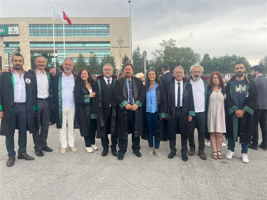 Meslektaşımız Av. Ş. Can Atalay’ın “Serbest Bırakılması Çağrısı” İçin Anayasa Mahkemesi Önündeydik