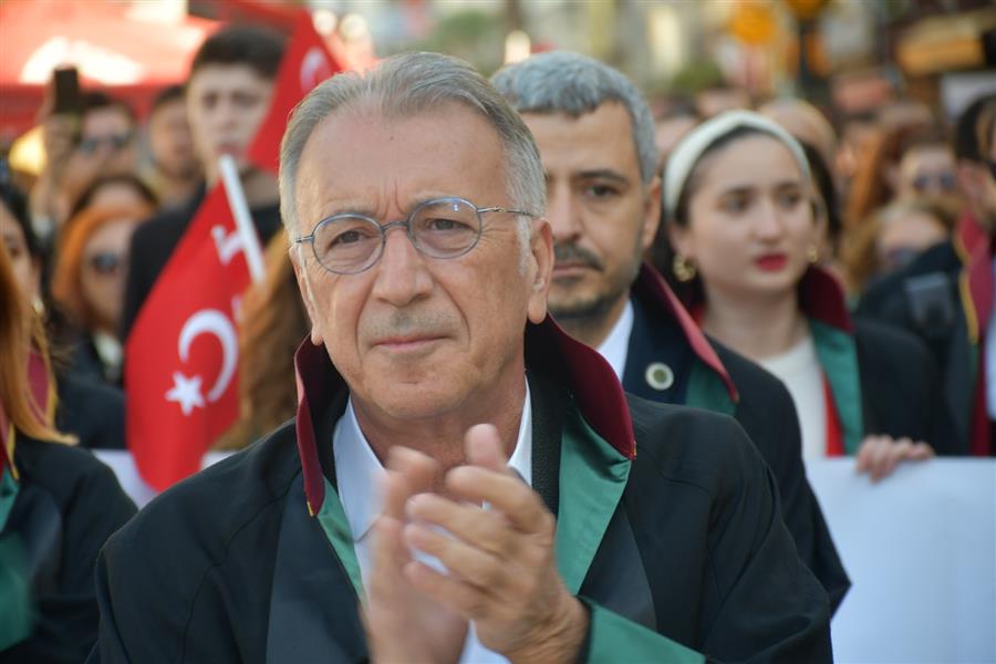 İzmir Barosundan Cumhuriyetin 101. Yılına Coşkulu Kutlama