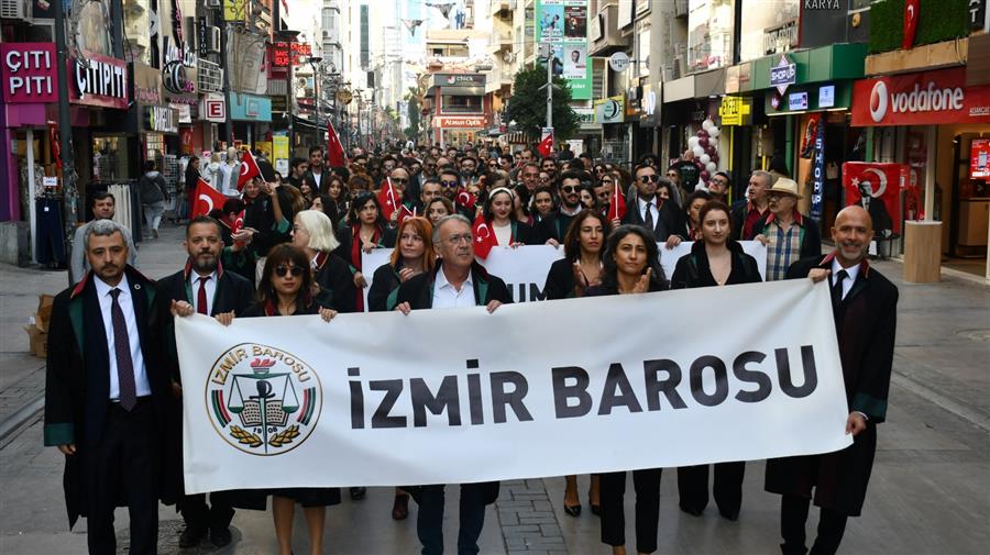 İzmir Barosundan Cumhuriyetin 101. Yılına Coşkulu Kutlama