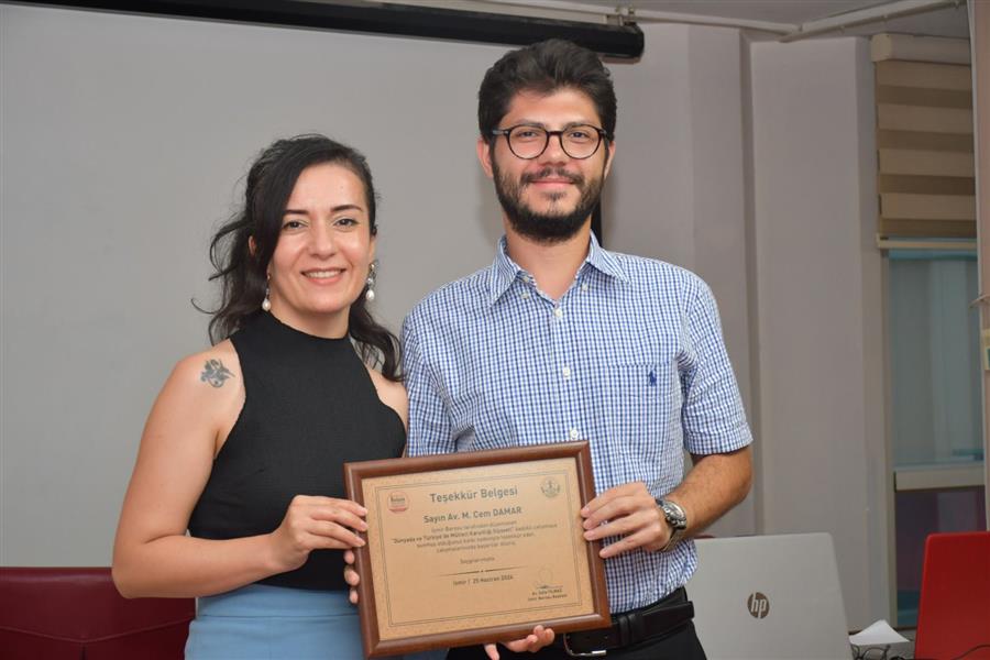 İzmir Barosu’ndan Mülteci Karşıtlığı Siyaseti Konferansı