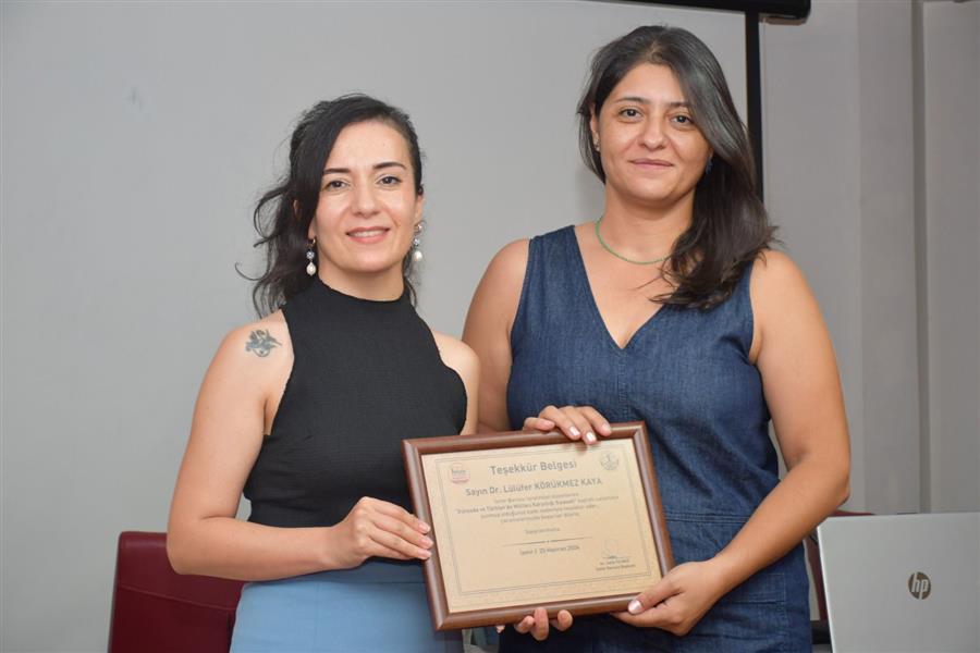 İzmir Barosu’ndan Mülteci Karşıtlığı Siyaseti Konferansı