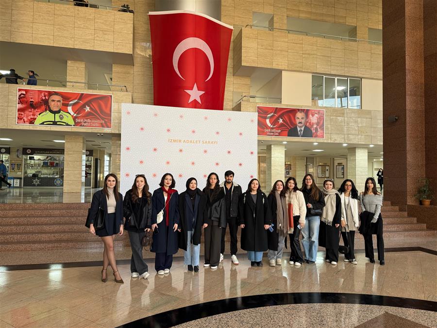 Hukuk Fakültesi Öğrencileri İzmir Adliyesi’nde Duruşma İzledi