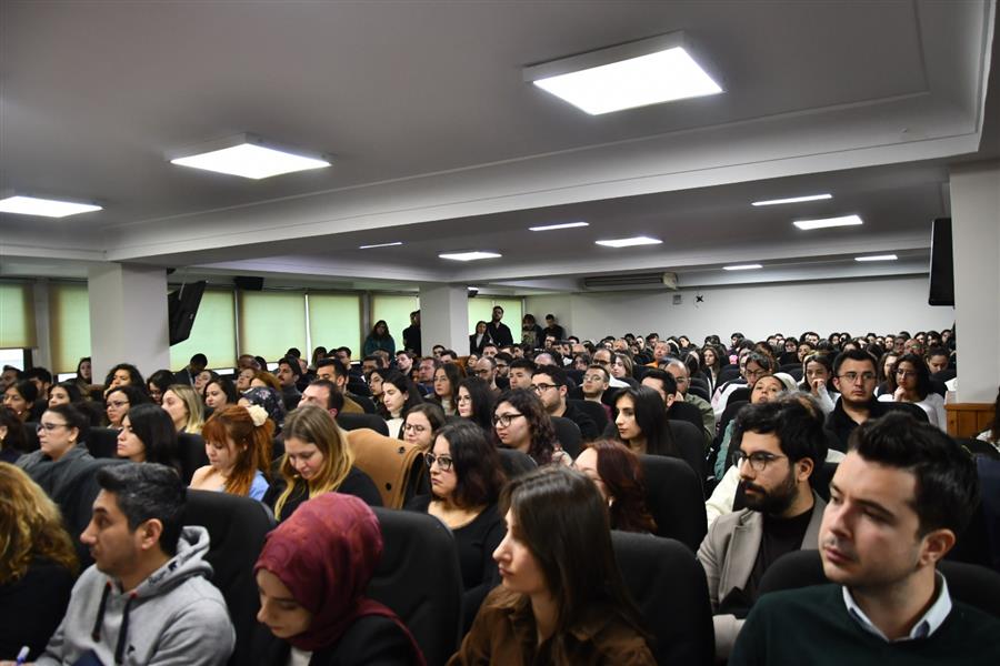 İzmir Barosundan “Kira Hukuku Uygulamaları” Konferansı