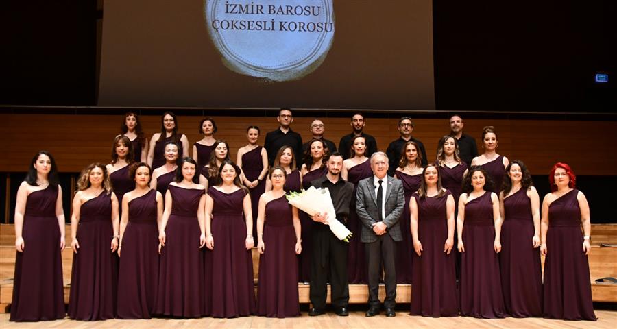 İzmir Barosu Çoksesli Korosu’ndan Avukatlar Haftası’na Özel Konser