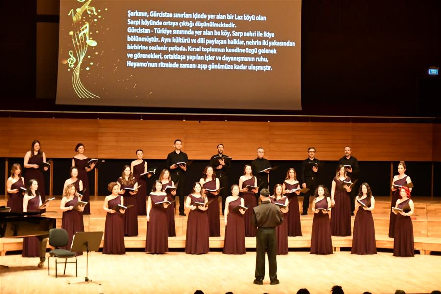 İzmir Barosu Çoksesli Korosu’ndan Avukatlar Haftası’na Özel Konser