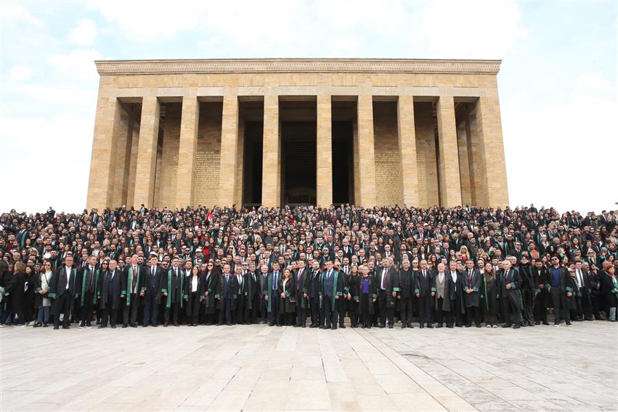 İzmir Barosu Ankara’da “Savunmanın Bağımsızlığı, Hukuka Saygı” İçin Yürüdü