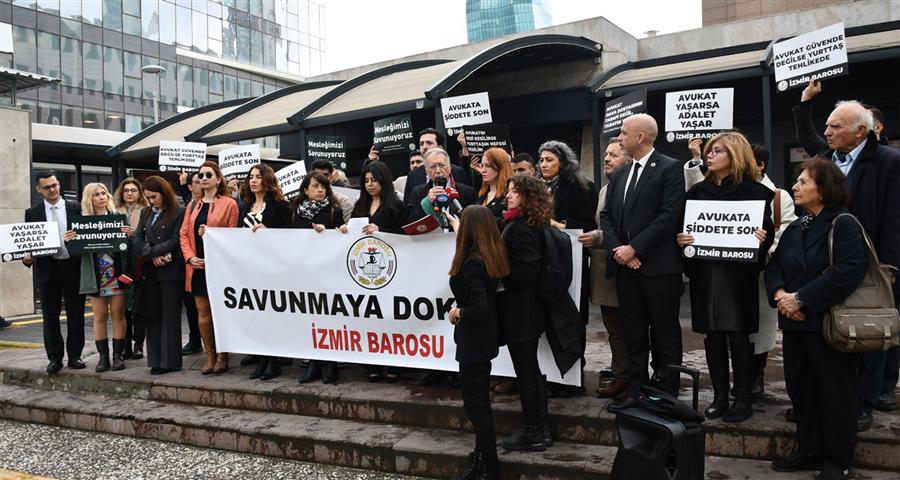 “Avukatlar, Demokrasinin ve Hukukun Teminatıdır”