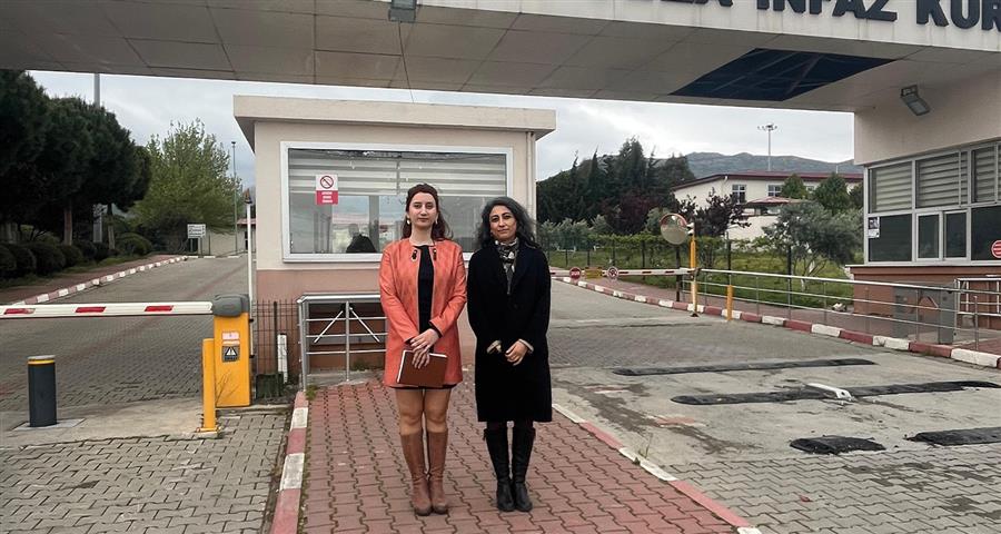 İzmir Barosu Menemen Cezaevi İdaresi İle Tutuklu Öğrenciler Hakkında Görüştü