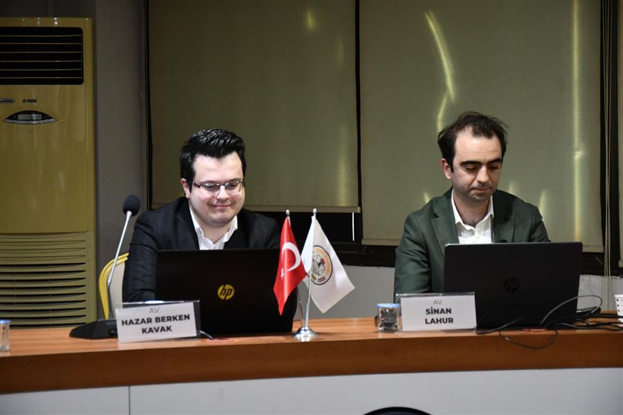 İzmir Barosunda  “İş Gücü Piyasalarında Güncel Rekabet Hukuku Uygulamaları” Tartışıldı