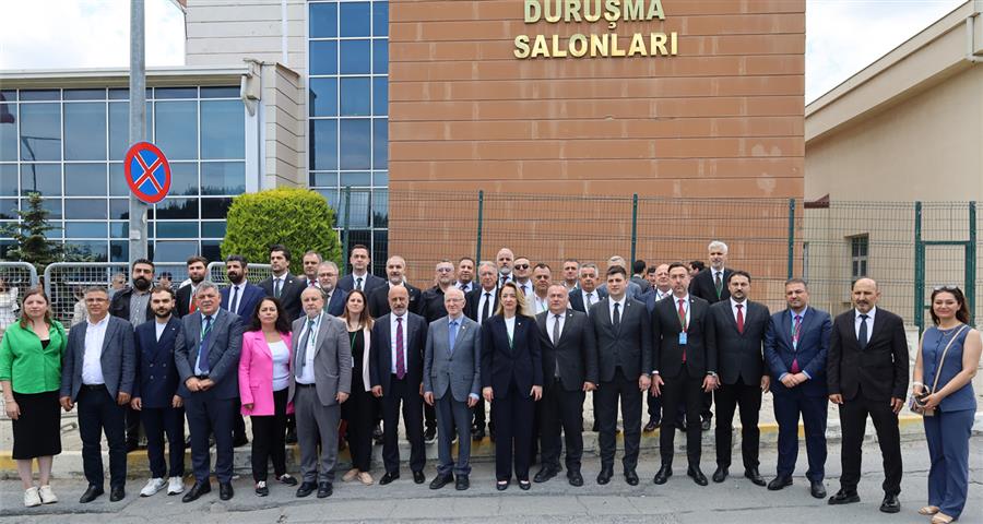 İstanbul Barosu Duruşmasındayız