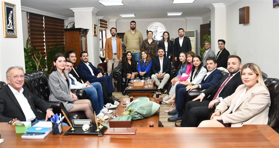Yeni Seçilen Genç Avukatlar Meclisi Temsilciler Kurulu, İzmir Barosunu Ziyaret Etti